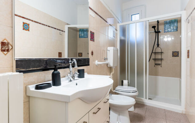 Angela's Home - Photo 22